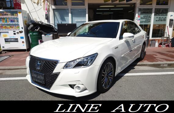 トヨタ　クラウンハイブリッド｜高槻で中古車販売店をお探しならLINE AUTO